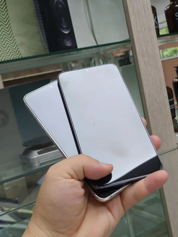 Samsung S22 Plus xotirasi 8/256GB 2