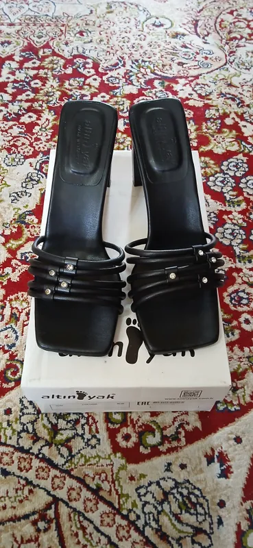 poshnali ayollar oyoq kiyimi poshnali ayollar oyoq kiyimi