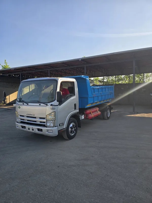 ISUZU самосвал сотилади 22000 & 2008 год