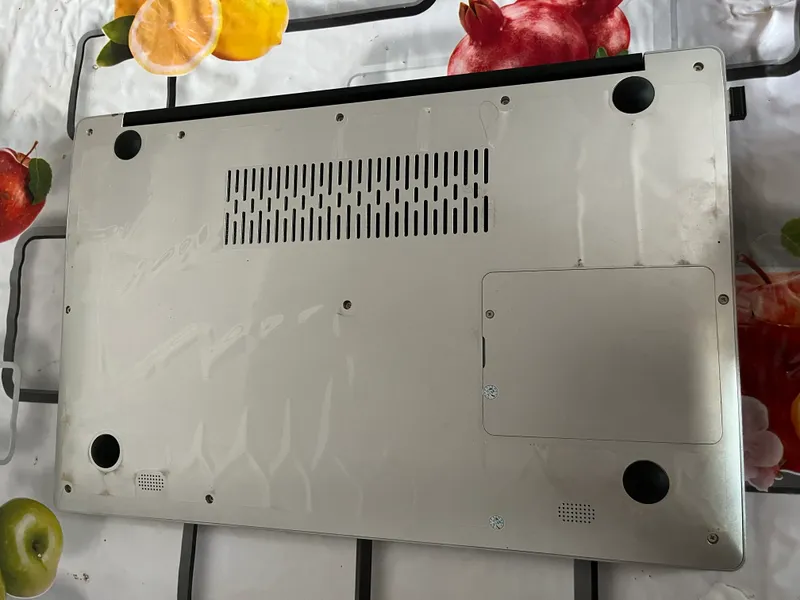 Продаётся ноутбук, чистый 4