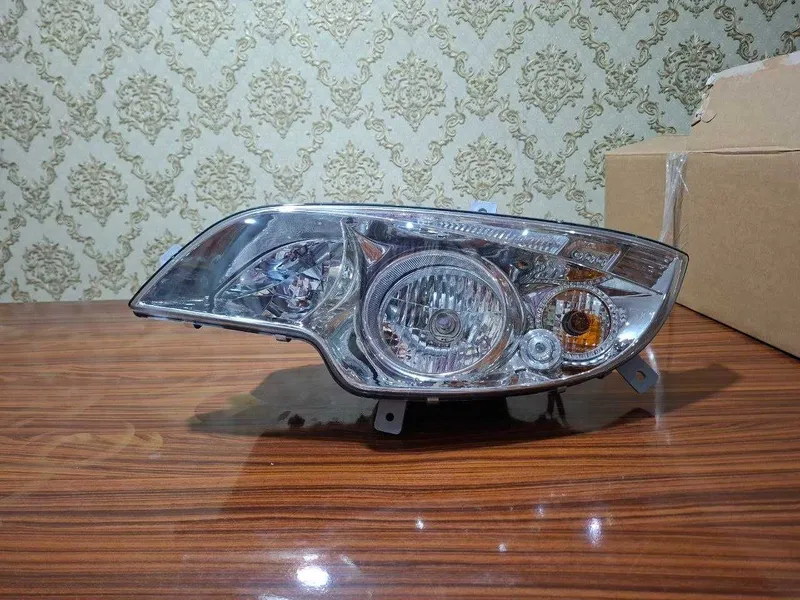 Zoomlion QY55V avto kran chap tomon chiroq (фара) sotiladi 2 Zoomlion QY55V avto kran chap tomon chiroq (фара) sotiladi 2