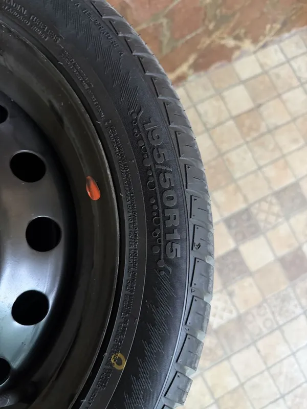 Продам комплект шин и дисков R15 5 Продам комплект шин и дисков R15 5