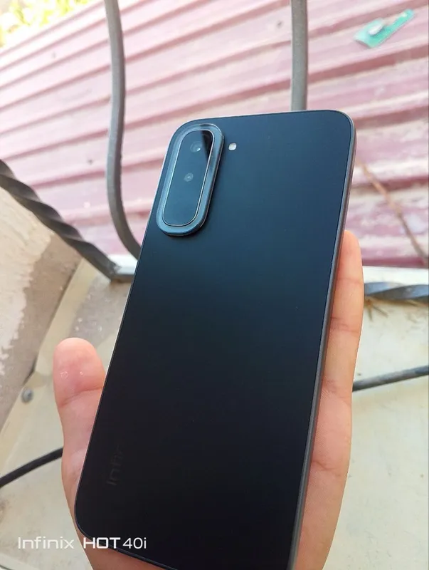 Infinix HOT70, память 8/128, коробка, 1 месяц — 1,3 млн 1