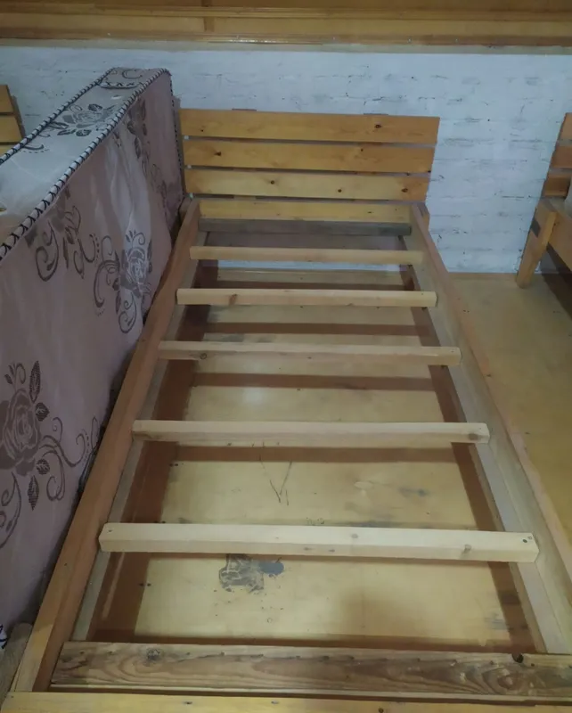 Ortopedik matrasli, 100% yog‘ochdan tayyorlangan karavot, 4 dona 4