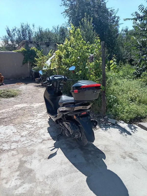 Продам скутер, возможен небольшой торг за наличные. 3 Продам скутер, возможен небольшой торг за наличные. 3