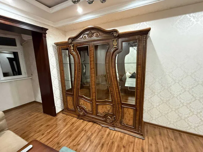 Сервант для гостинной. Срочно!