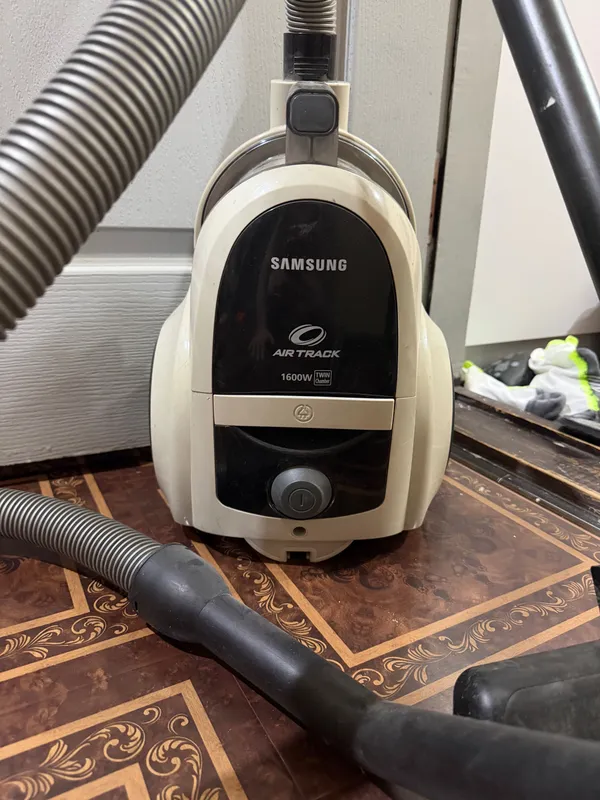 Пылесос Samsung SC4520, б/у, рабочий, в хорошем состоянии Пылесос Samsung SC4520, б/у, рабочий, в хорошем состоянии