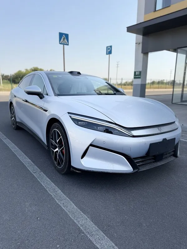 BYD Han L EV 601 kmli 2.7s 3 BYD Han L EV 601 kmli 2.7s 3