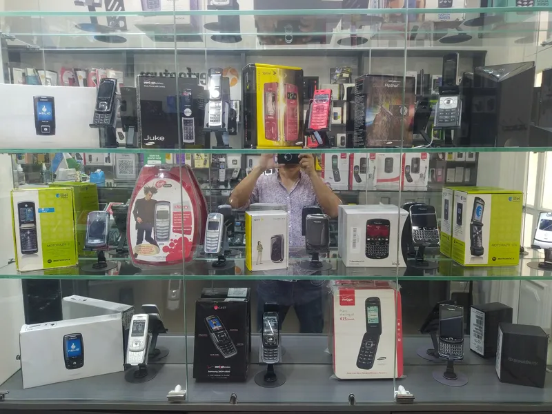 Telefonlar sotiladi