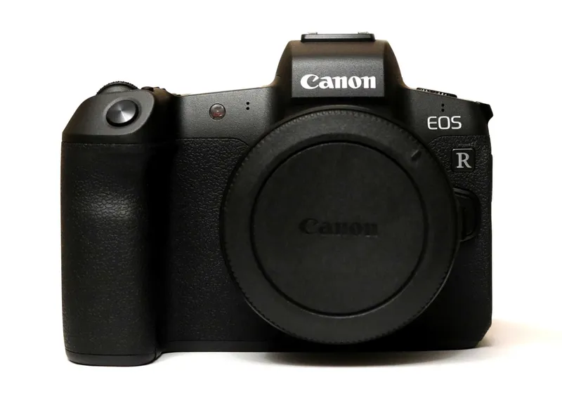 Canon EOS R 30.3 мп body