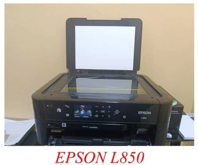Epson L850 sotiladi xolati yaxshi.