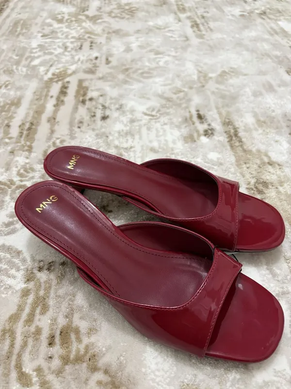 Лакированные мюли на каблуке от Mango (MNG) 3 Лакированные мюли на каблуке от Mango (MNG) 3