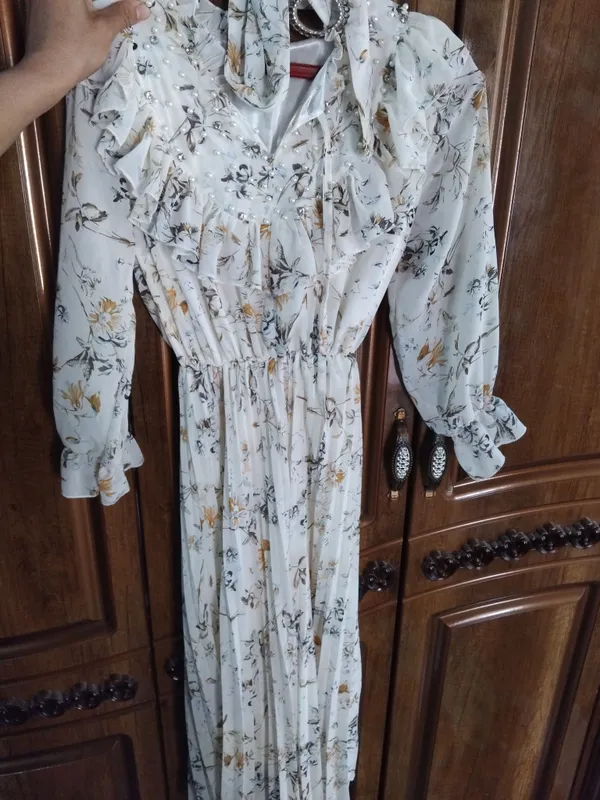 abaya bilan vechirniy kòylak sotiladi Razmer 46 50