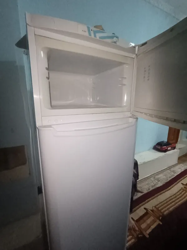холодильник Indesit в отличном состоянии 2