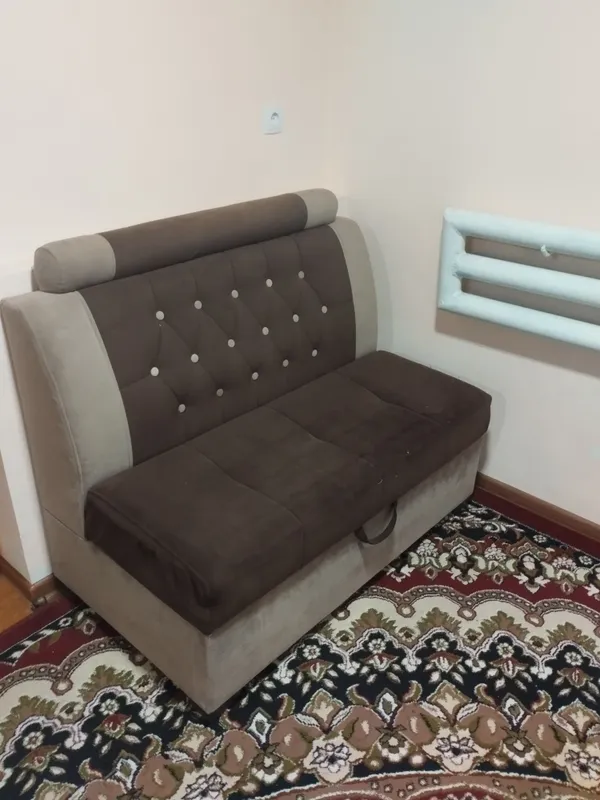 Диванчик маленький