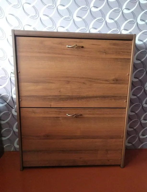 Poyabzal javoni. Yangi kabi. O‘lchami 104×84×28 1