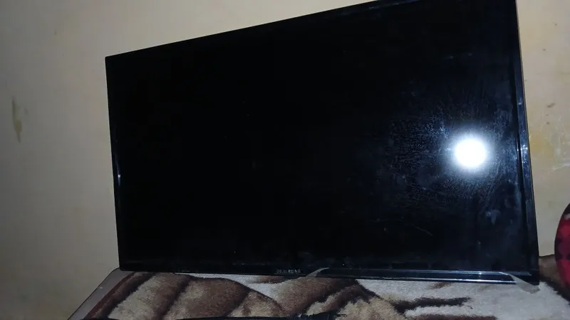 Срочно! LED/LCD Телевизор (Под ремонт/На запчасти) 2 Срочно! LED/LCD Телевизор (Под ремонт/На запчасти) 2