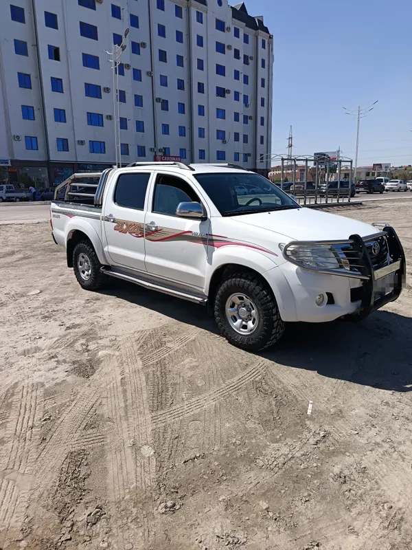 TOYOTA HILUX 2013 йил сотилади. — фото 2