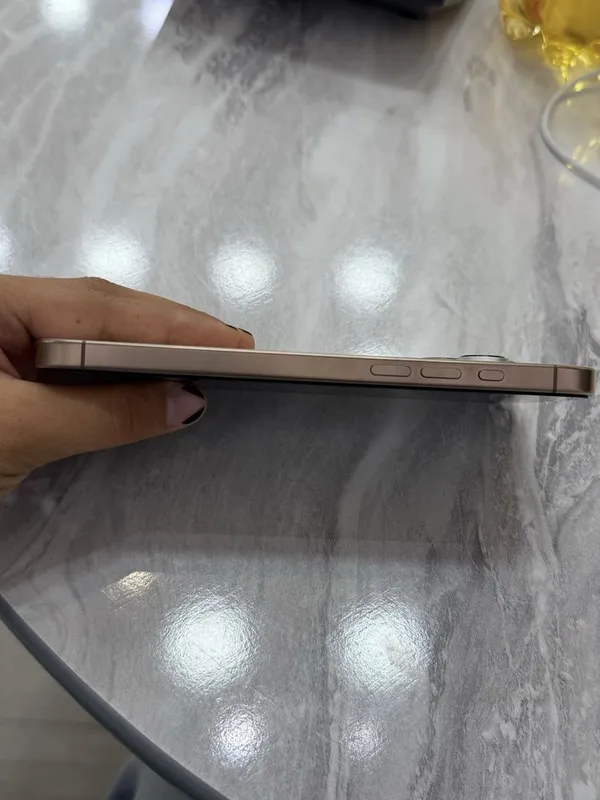 iPhone 16 pro max 3