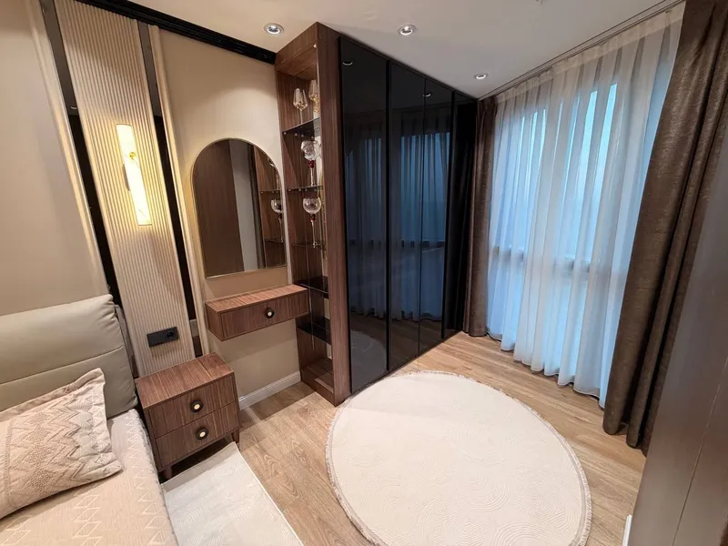 Piramit Tower ЖКda ta’mirli, mebel va Bosh texnikasi bilan, panoramali oynali va Tashkent City manzarali 2 xonali kvartira sotiladi 5