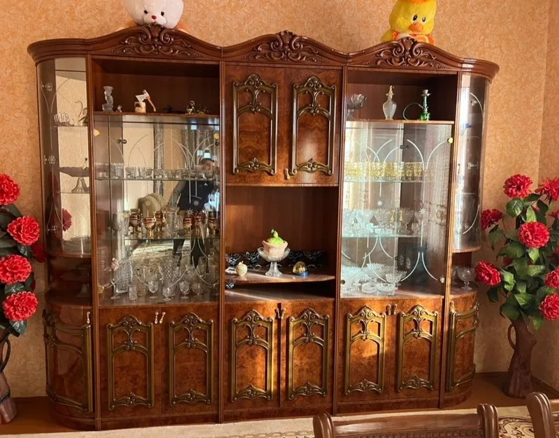 СРОЧНО продаётся мебель для гостиной. Стенка