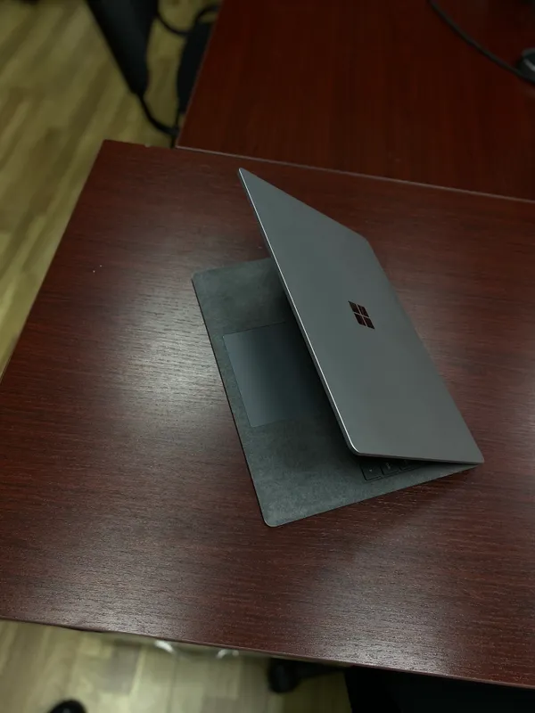 Micrasoft Surface Laptop 4 6