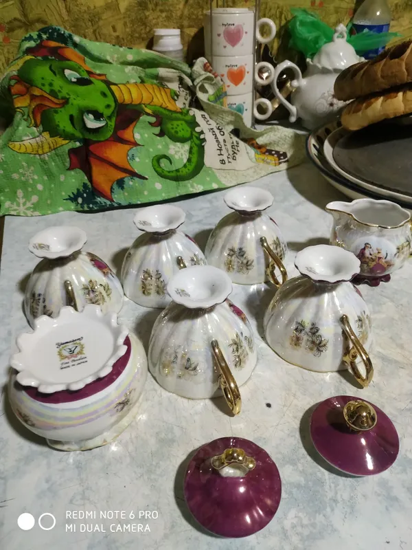 Продается фарфоровый сервиз японский редкий , чайный сервиз Продается фарфоровый сервиз японский редкий , чайный сервиз