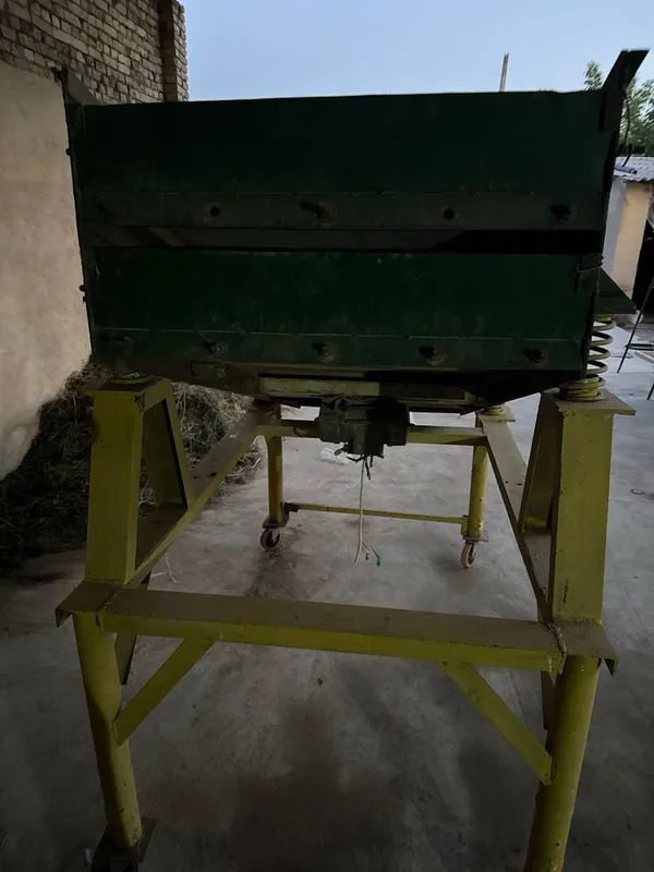 Vibro elak 4lik jestan yasalgan 2qatorlik uzunligi 2metr eni 1metr 3