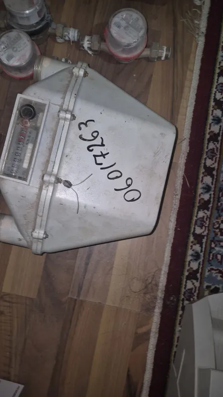 Продам бу счетчики газа, электричества, ГВС,водяной насос не рабочий — фото 2