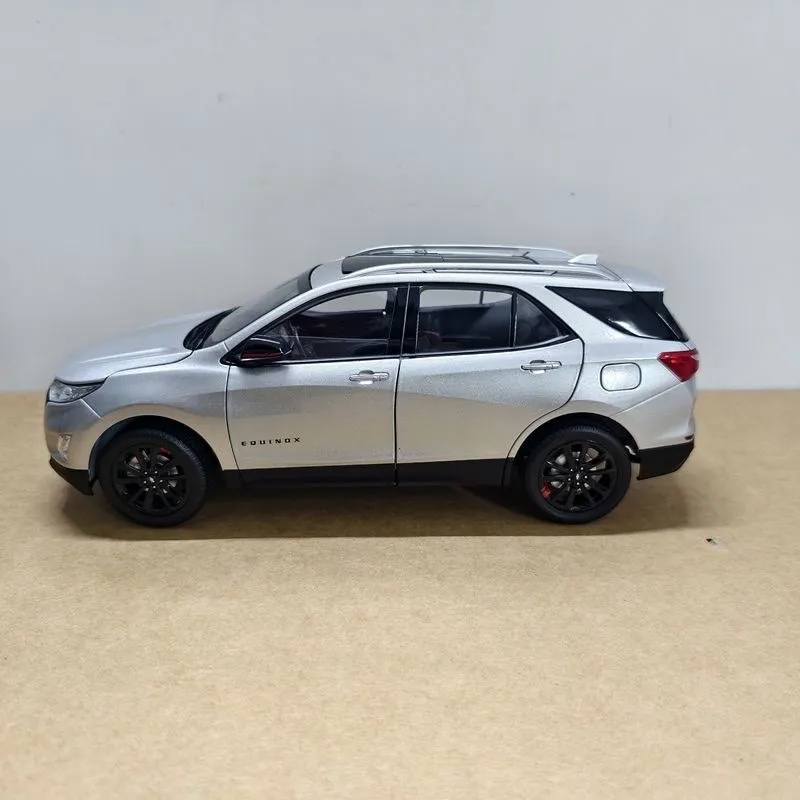 Chevrolet equinox o’yinchog’i 1:18 modelda