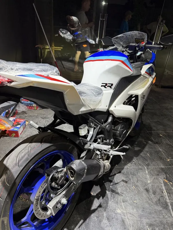 Абсолютно новый мотоцикл Kawasaki Ninja Pentro 250 cc 4 Абсолютно новый мотоцикл Kawasaki Ninja Pentro 250 cc 4