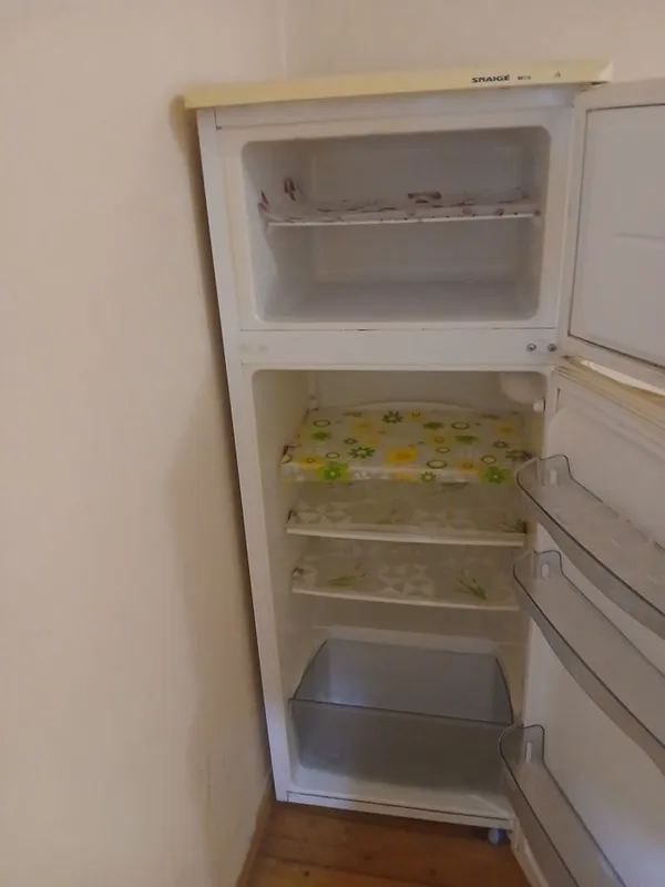 Muzlatgich sotiladi 2