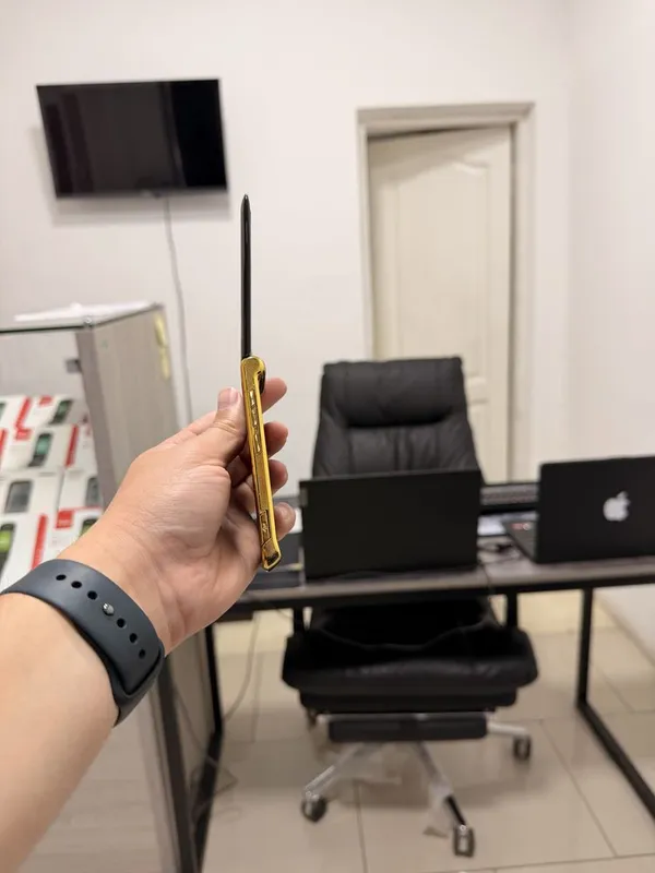 Perfectum Motorola v-9 gold — фото 2