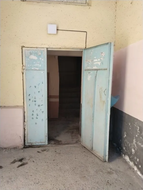 Хозяин. 2/1/2 продам 2-х комнатную квартиру. В Янгиюле. — фото 3