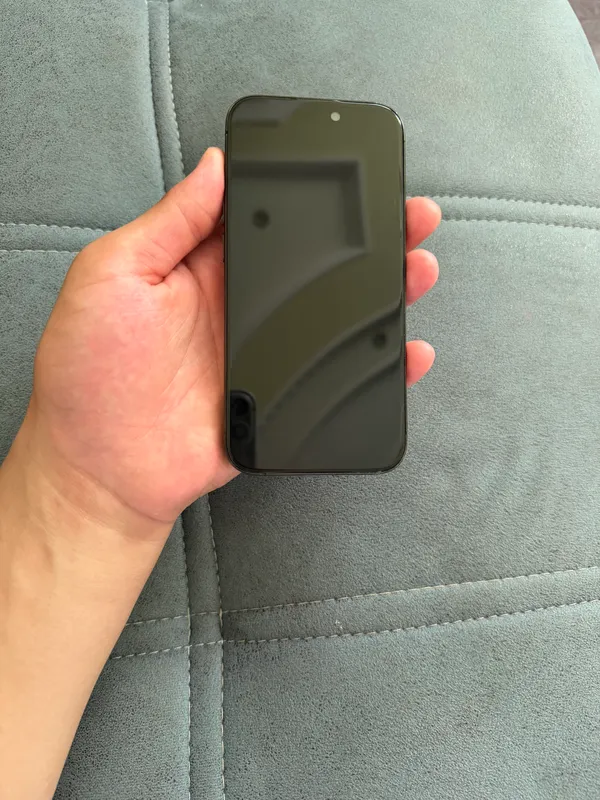 Iphone 15 pro Holati yaxshi 10/7 Pamiti 128 kardak — фото 2
