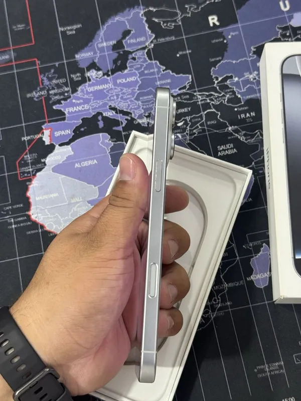 iPhone 16 Pro Max 256Gb E-Sim Imei O'tmagan — фото 4