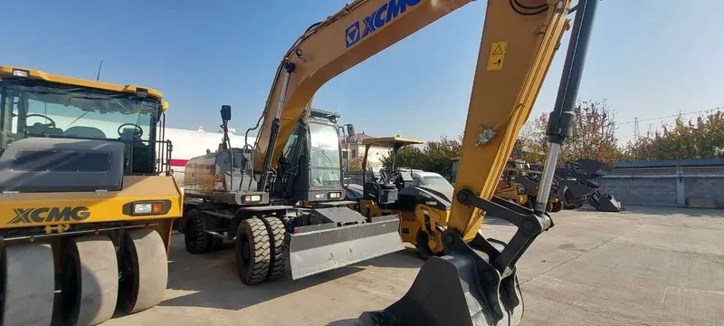 XCMG XE210WD — это более мощный и тяжелый колесный экскаватор 1 куб — фото 7