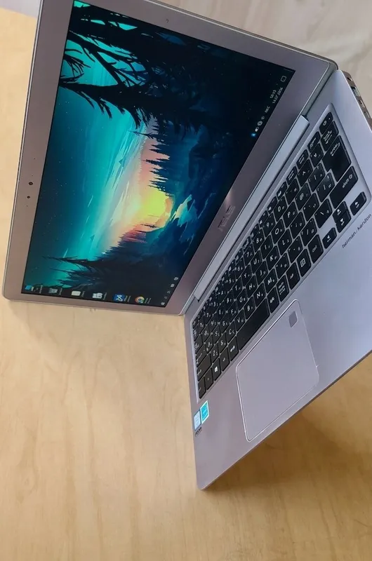Asus Zenbook UX330U i5 8/128 2 Asus Zenbook UX330U i5 8/128 2