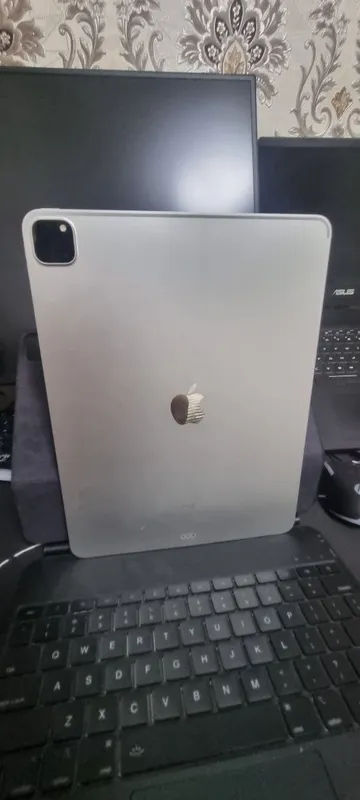 iPad 13 m2 1tb 90% 2 iPad 13 m2 1tb 90% 2