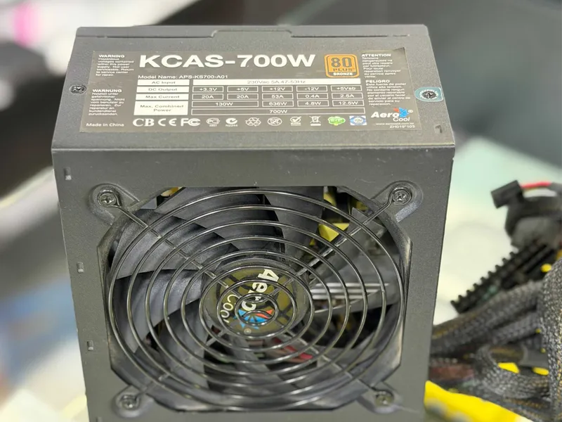 Aerocool KCAS 700W Blok pitaniya pc power supply — фото 2