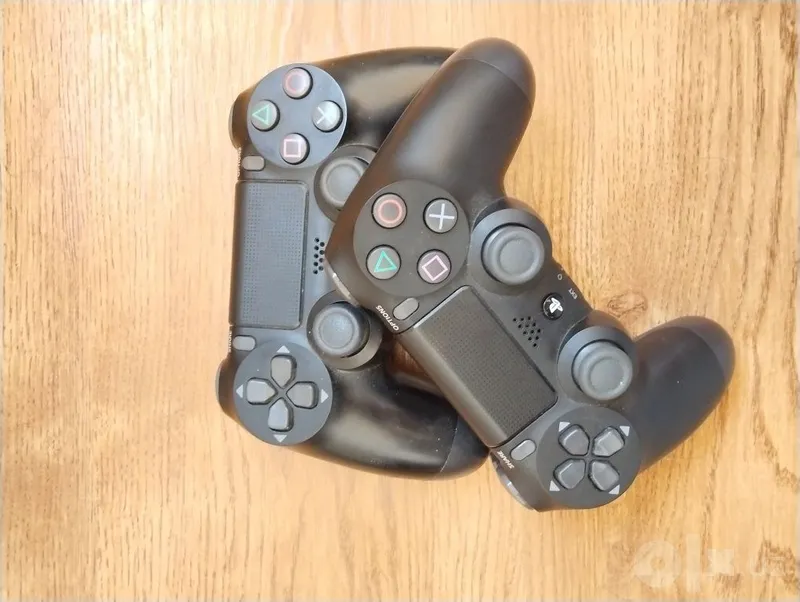 Оригинальные джойстики для PlayStation 4, 2 шт. 2 Оригинальные джойстики для PlayStation 4, 2 шт. 2