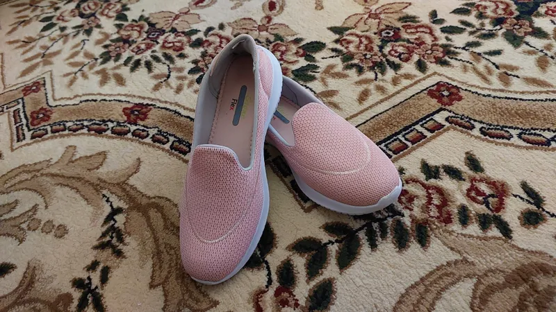 Skechers