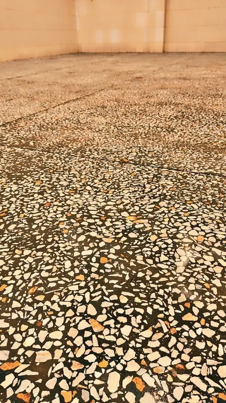 Mazayka stajka yertalyot shlipovka polirovka beton — фото 3