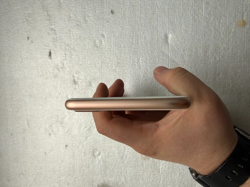 iPhone 8+ 64 GB sotiladi 3 iPhone 8+ 64 GB sotiladi 3