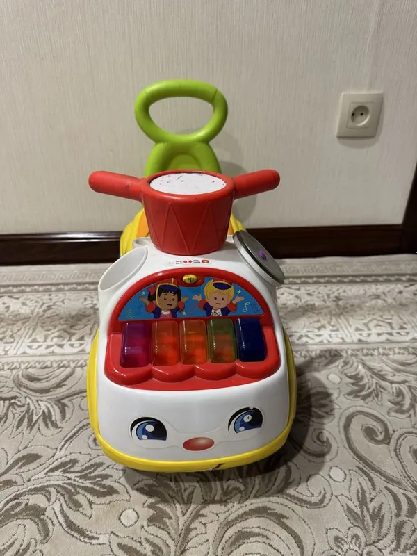 Машинка толокар с urbantoys