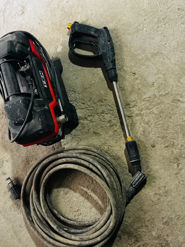 Karcher sotiladi shlankasi yirtilgan joyi bor uchi
