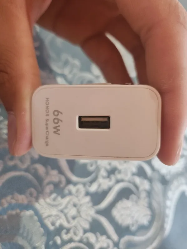 honor uchun 66 w super charge , holati yangi 1 honor uchun 66 w super charge , holati yangi 1