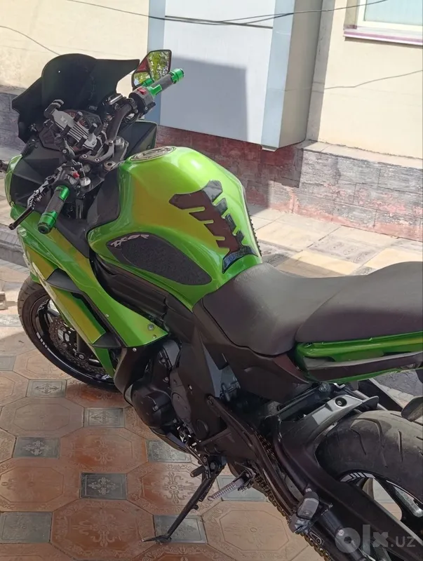 Правильно: Продаётся мотоцикл Kawasaki ER-6F. 5 Правильно: Продаётся мотоцикл Kawasaki ER-6F. 5