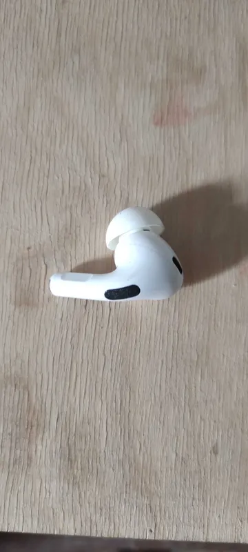 Продам наушник air pods 2