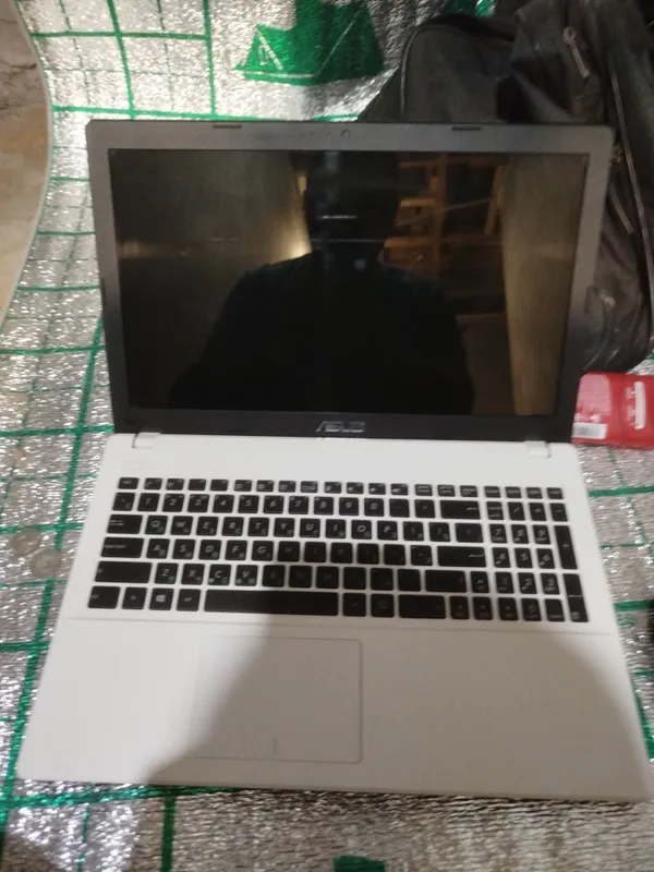Темир стол уголнек ва Ноутбук Asus запчаст 3 Темир стол уголнек ва Ноутбук Asus запчаст 3